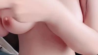 维维子 画面美到不真实 超级浑圆大奶 皮肤泛着金光 靓妹