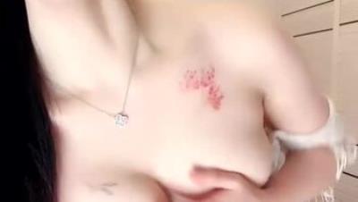 【安然痒死了】肤白貌美 妩媚撩人又风骚 亲嘴吃奶 掐脖子激情上位无套后入