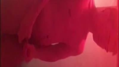 【王者泄密】东北猛男帅哥，浴室内和女友调情性爱，情不自禁，半推半就，女主假装抗拒