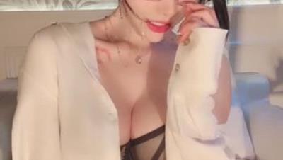 维纳斯女神，极品名媛，漂亮御姐【若汐】第二弹，自慰高潮喷水，脸穴同框，销魂呻吟，满满撸点