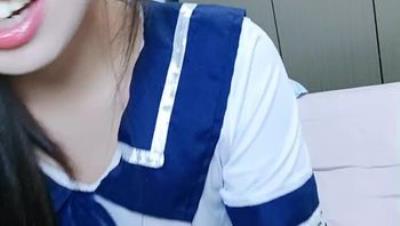 19岁颜值嫩妹【小呆梨】第四弹，初恋脸，爽玩道具，掰逼自慰，白虎嫩穴，奶子挺