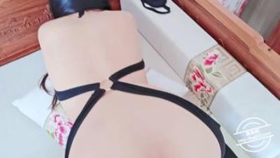 原创乱伦大神【善良的小嫂子】钻石贴，蔬菜操逼测评，辣椒胡萝卜黄瓜到底那个用来操逼更爽呢？