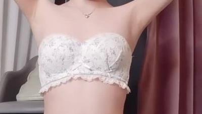 【要个大的】清纯甜妹 ! 美乳丝袜高跟 跳蛋狂震道具狂插 爽到流水