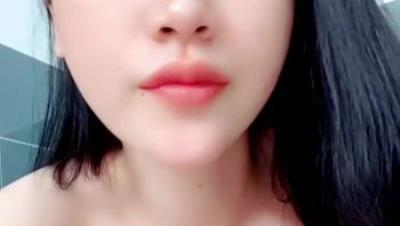 【腿长水多】极品御姐 跳蛋塞逼里特写展示道具抽插 高潮喷水