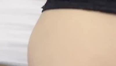 奶子即正义  原创 偷情极品美妇 中途给她⽼公打电话 差点被发现了 初⼊后⻔ 极品乳摇