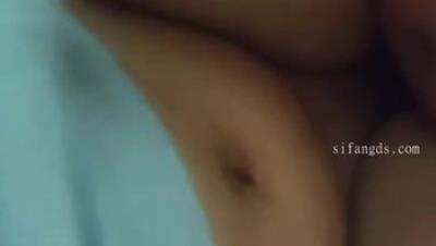 【B级别泄密】分手后被渣男流出的性爱视频，19岁学生妹，无套内射，粉嫩逼逼，完美露脸