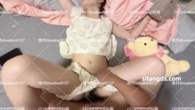 【狮子座】19岁学生妹，完美露脸，后入蜜桃臀，每次都给她最巅峰的享受