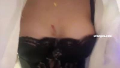 线上女神线下母狗，抖音反差网红【小张不在家】私拍福利，脸穴同框自慰，与富二代性爱(2V)2