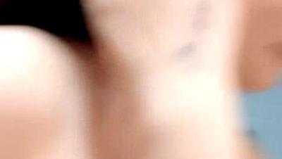 颜值高身材好的寂寞美少女精彩大秀直播，道具抽插骚穴穿上丝袜高跟跪舔大鸡巴，让小哥无套爆草射了两炮真骚