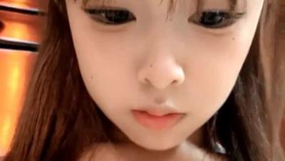 小护士下海制服诱惑，全程露脸逼毛多多性欲旺盛，听狼友指挥脱光光揉奶玩逼，跳蛋摩擦阴蒂自慰呻吟浪叫不止