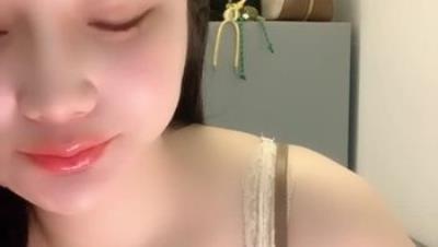 最新流出，九头身最美女神，天然巨乳网美【纯子】收费福利，美若天仙，梨形身材，全裸抠逼