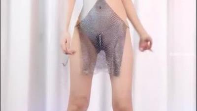 最新高价自购，满分身材颜值，女神级模特【南笙】绝版福利，无毛脸穴同框，全裸骚摇，不一样的诱惑