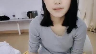 【栖栖小妹妹】乖巧嫩妹妹 深喉口交 足交玩弄粉嫩逼逼无套插入