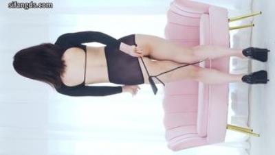 k8舞团，青春颜值担当【虞晗】高价福利②，全团舞感最好的模特，俏皮表情动感裸舞