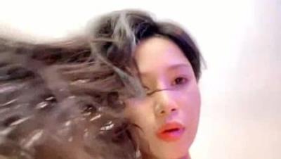 黑丝高跟露脸极品风骚小少妇的诱惑，无毛白虎逼坐插金枪不倒大鸡巴倒模，浪叫不断高潮不止道具爆菊花好刺激