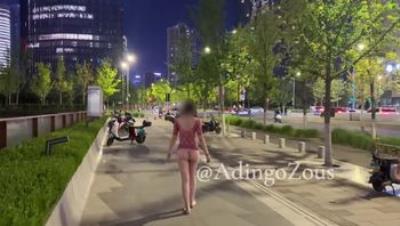 极限户外露出挑战『ZousAdingo』妹妹说紫色镂空透视最有韵味