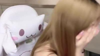 成都19岁萝莉学妹【少女】青春的气息扑面而来，脱光光沐浴洗逼，希望大叔能来包养一下