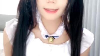 少萝咪咪白丝情趣全程露脸激情小野猫一个人精彩大秀直播，听狼友指挥揉奶抠逼把自己玩喷了，表情好骚真刺激