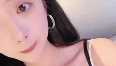 舞蹈系校花，终于露脸了，【小鹿大秀】，这么漂亮的脸蛋，居然还会喷，天生的床上尤物，值得一撸！