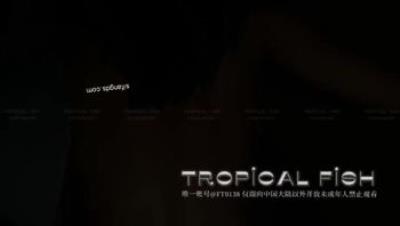 模特的楼道淫荡日记油亮黑丝楼道露出自慰潮喷白浆