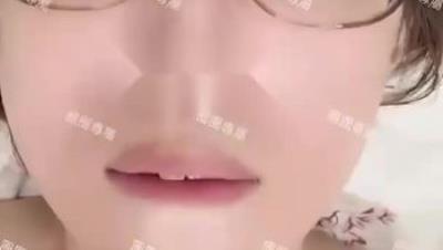 【圈圈】专约绿帽人妻，人妻都都超骚，“不要只在门口动，快进来呀”极品淫荡少妇