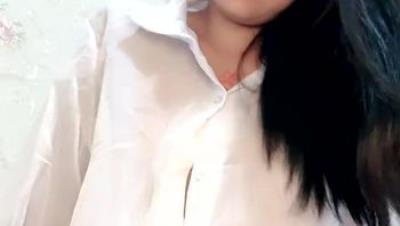 【新人桃子】淫荡校花动作狂野 性感开档高光黑丝 抠逼自慰 跳蛋塞逼胀满感 高潮不断 