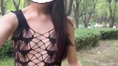 极限户外露出挑战『ZousAdingo』天好热，脱衣服凉快一下