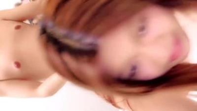 大奶无毛小婊妹全程露脸让大哥镜头前玩弄蹂躏，深喉口交大鸡巴，揉奶抠逼，多体位爆草，浪叫呻吟不止好骚啊