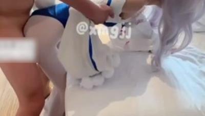 软萌甜美小萝莉『我不是萝莉控(xmgjj)』撅高高屁股主动用小穴温暖爸爸的大鸡巴，清纯与风骚并存 水水超多