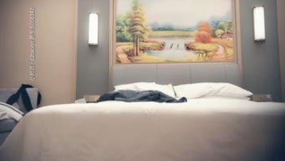 七天探花_返场昨天的一字马美女，极品身材啪啪浪叫不断，人气爆满