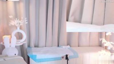 【stripchat】性感女主播「UUKiss」震动棒激烈自慰潮吹淫水狂喷