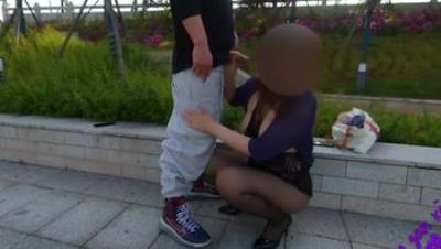 【户外】我在路边被男人肏，被路过的人看见。（2-2）