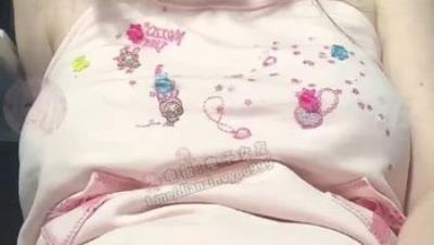 极品在校大学生反差婊【恋旧症】巨乳美少女，自慰阿黑颜，弹力插盯射乞求主人的精液