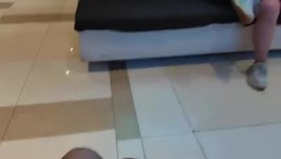 [真实勾引]商场带跳蛋勾，太刺激没两下就射在了胸上