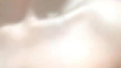 颜值不错的小妞满嘴小生命兼职直播赚外快，全程露脸揉奶玩逼互动撩骚，道具手抠蹂躏骚穴，浪叫呻吟不止好骚