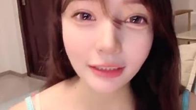 微微一笑很倾城，大眼睛校花女神【蜜安】下海福利，毛多逼粉又肥，抠逼自慰，撸点满满