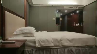 小马寻花之极品美乳体态佳，先湿内裤属实骚