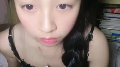 学生妹，一流颜值！太漂亮了！【07的苹苹很不乖】，看了就想操她，欲拒还迎的把小穴美乳都露了