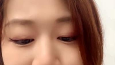 很有骚劲的纯情大表姐上才艺，火辣激情脱衣艳舞，黑丝诱惑撩骚互动听指挥，揉奶抠逼道具抽插，淫声荡语不断