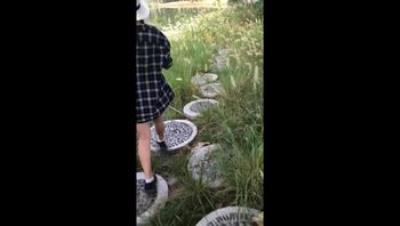 初代网黄♏浆果儿 未流出户外登山露出视频 装扮非常可爱