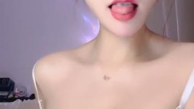 夜场DJ女神！【孞冬】全网最美靓妹 天使容颜 喷血魔鬼身材 AV棒震豆自慰 2 (2)