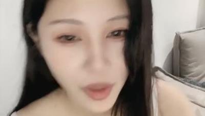 最新流出，高颜值大奶女神姐姐【娇萌小朋友】终于下海了，热舞甩大奶，跳蛋自慰，撸点满满