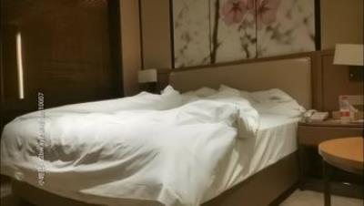 文轩探花2021-1-10 99年36E巨乳尤物，她就喜欢挂空挡 4K听译精校字幕版