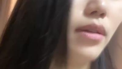 34D美乳女神【月亮躲在云朵】下海福利，顶级炮架子，道具自慰喷水