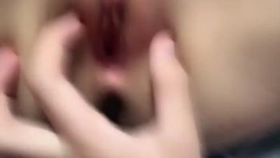 调小狗发育很好 肉感十足的小母狗和闺蜜一起被干 (3)