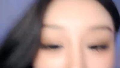 丝袜高跟露脸情趣装极品御姐的诱惑，淫声荡语互动撩骚各种展示，揉奶玩逼掰开给狼友看特写，精彩刺激别错过