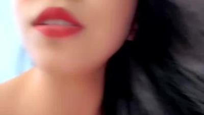 平台第一骚的大秀日常，全程露脸丝袜情趣，淫声荡语互动撩骚，炮击玩弄骚逼和菊花，道具双插高潮不断好刺激