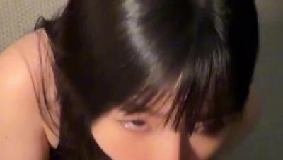 明星颜值混血女神【aryminh】露脸性爱，各种角度超投入吃鸡吧，被猛操时的小神态真绝了