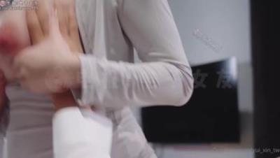 性感尤物人妻『辛尤里』绿帽NTR孕妇下篇 被目光注视的感觉让人更加兴奋更加渴望 光头租客绿帽NTR终于出啦