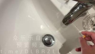 极品母狗阿黑颜【噗噗pupu】最新电报群福利，在厕所与热辣小姨泄欲